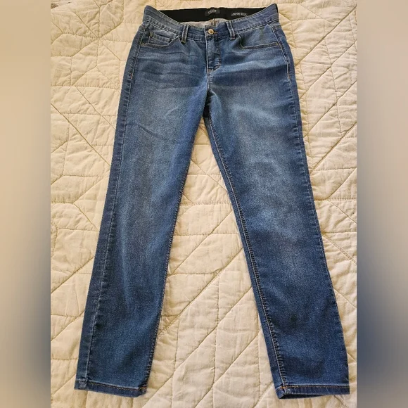 Curve Appeal High Rise Skinny Jeans with Comfort Waistband - Picture 1 of 8